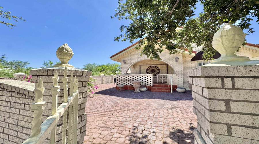 807 Fresno St., ZAPATA, Texas 78077-6, 2 Bedrooms Bedrooms, 3 Rooms Rooms,2 BathroomsBathrooms,Residential,For Rent,807 Fresno St.,20262201
