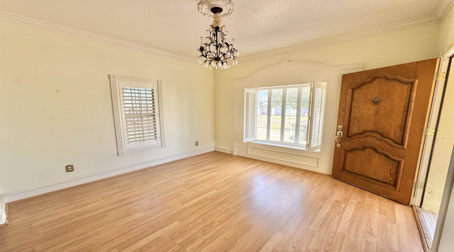 807 Fresno St., ZAPATA, Texas 78077-6, 2 Bedrooms Bedrooms, 3 Rooms Rooms,2 BathroomsBathrooms,Residential,For Rent,807 Fresno St.,20262201