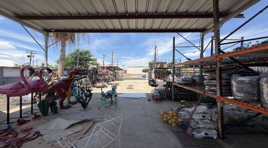 1911 San Bernardo Ave, Laredo, Texas 78040, 1 Room Rooms,2 BathroomsBathrooms,Commercial retail/office,For Sale,1911 San Bernardo Ave,20262205