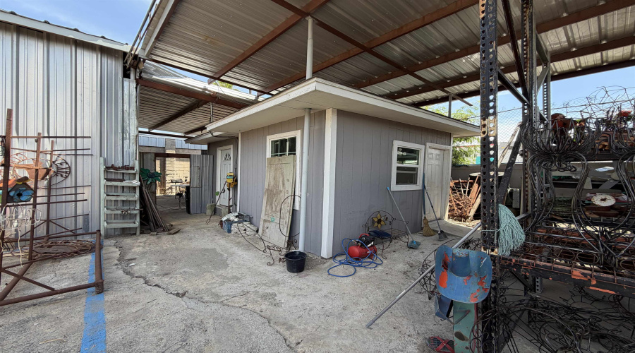 1911 San Bernardo Ave, Laredo, Texas 78040, 1 Room Rooms,2 BathroomsBathrooms,Commercial retail/office,For Sale,1911 San Bernardo Ave,20262205