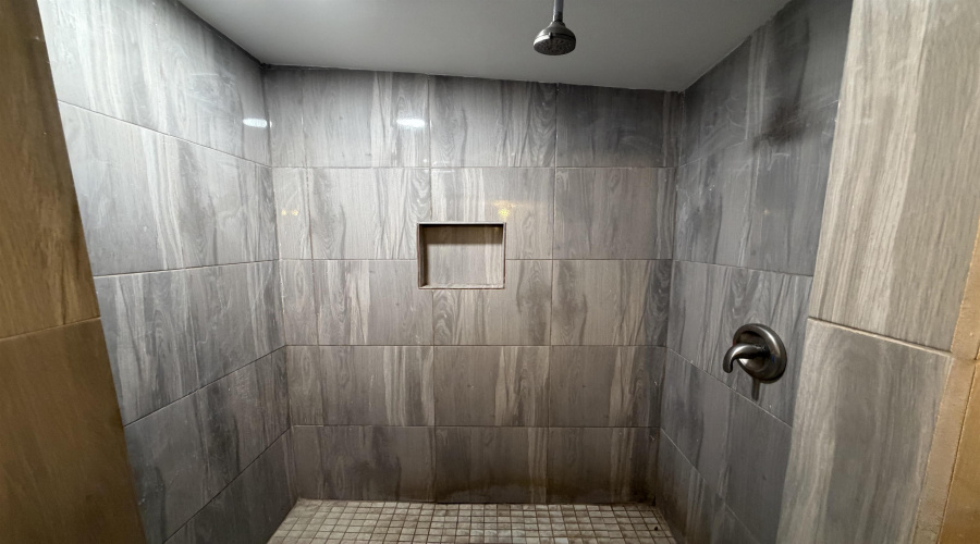 1911 San Bernardo Ave, Laredo, Texas 78040, 1 Room Rooms,2 BathroomsBathrooms,Commercial retail/office,For Sale,1911 San Bernardo Ave,20262205