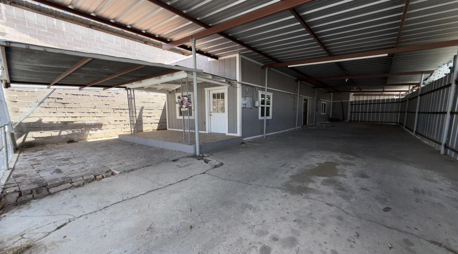1911 San Bernardo Ave, Laredo, Texas 78040, 1 Room Rooms,2 BathroomsBathrooms,Commercial retail/office,For Sale,1911 San Bernardo Ave,20262205