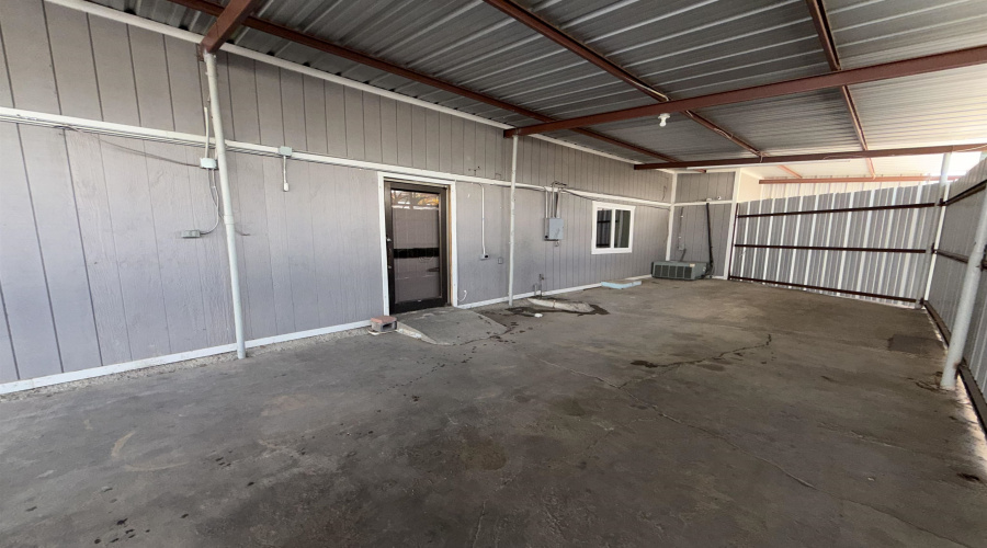1911 San Bernardo Ave, Laredo, Texas 78040, 1 Room Rooms,2 BathroomsBathrooms,Commercial retail/office,For Sale,1911 San Bernardo Ave,20262205