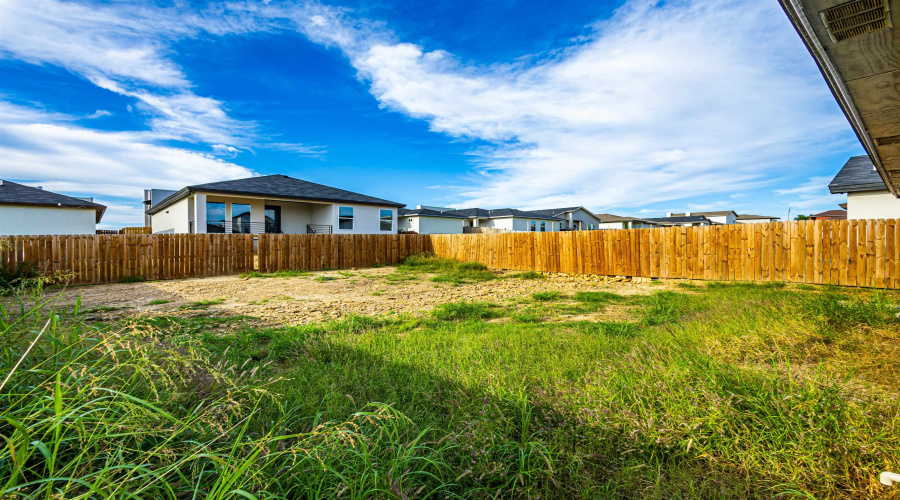 4006 Ave Fenix Dr., LAREDO, Texas 78046, 3 Bedrooms Bedrooms, 5 Rooms Rooms,2 BathroomsBathrooms,Residential,For Sale,4006 Ave Fenix Dr.,20262204
