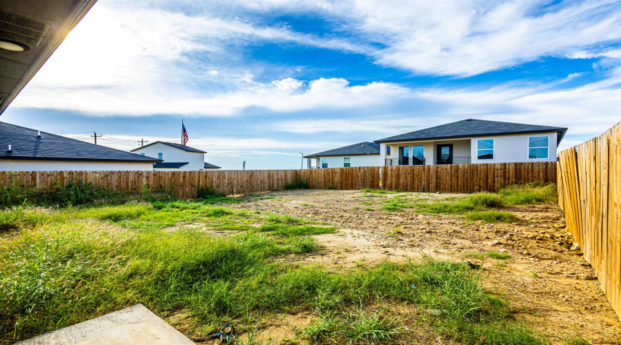 4006 Ave Fenix Dr., LAREDO, Texas 78046, 3 Bedrooms Bedrooms, 5 Rooms Rooms,2 BathroomsBathrooms,Residential,For Sale,4006 Ave Fenix Dr.,20262204