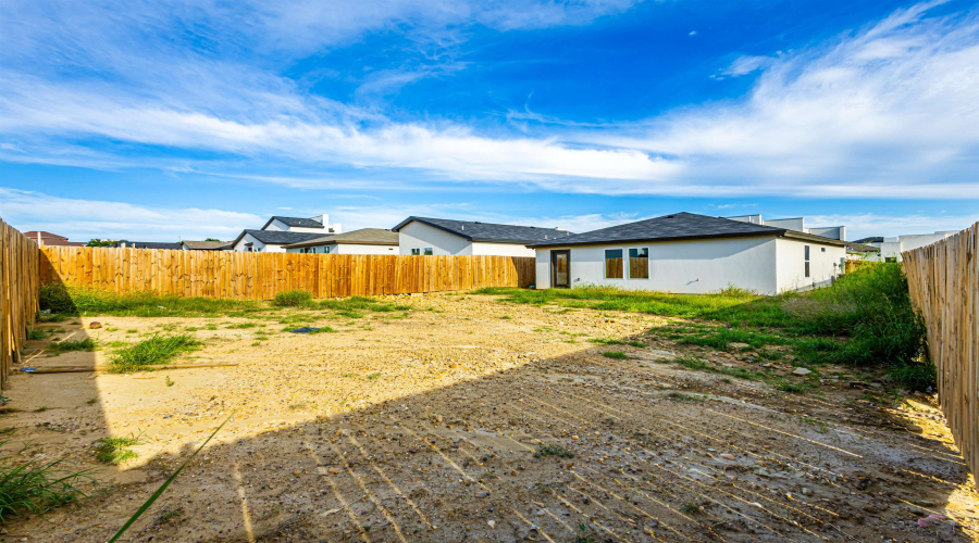 4006 Ave Fenix Dr., LAREDO, Texas 78046, 3 Bedrooms Bedrooms, 5 Rooms Rooms,2 BathroomsBathrooms,Residential,For Sale,4006 Ave Fenix Dr.,20262204