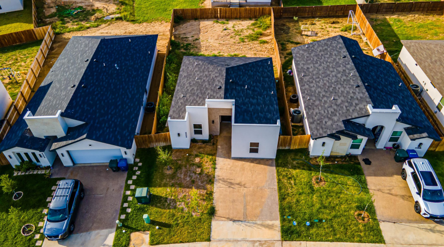 4006 Ave Fenix Dr., LAREDO, Texas 78046, 3 Bedrooms Bedrooms, 5 Rooms Rooms,2 BathroomsBathrooms,Residential,For Sale,4006 Ave Fenix Dr.,20262204