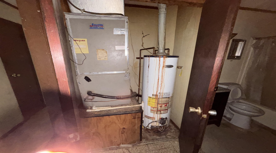 128 Franklin St, LAREDO, Texas 78041-6471, 3 Bedrooms Bedrooms, 5 Rooms Rooms,1 BathroomBathrooms,Residential,For Sale,128 Franklin St,20262206