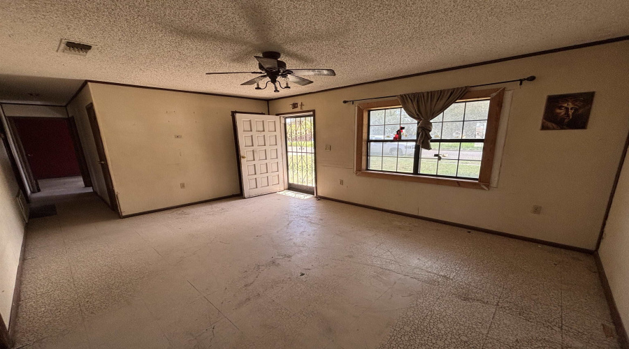 128 Franklin St, LAREDO, Texas 78041-6471, 3 Bedrooms Bedrooms, 5 Rooms Rooms,1 BathroomBathrooms,Residential,For Sale,128 Franklin St,20262206
