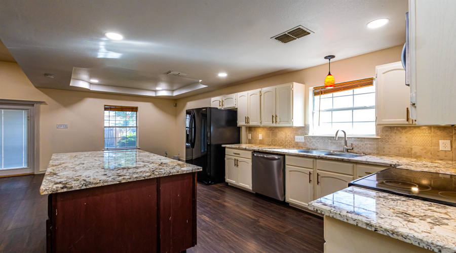 505 Acacia, Laredo, Texas 78045, 3 Bedrooms Bedrooms, 6 Rooms Rooms,2 BathroomsBathrooms,Residential,For Sale,505 Acacia,20262210