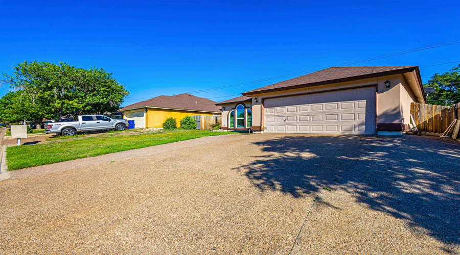 505 Acacia, Laredo, Texas 78045, 3 Bedrooms Bedrooms, 6 Rooms Rooms,2 BathroomsBathrooms,Residential,For Sale,505 Acacia,20262210