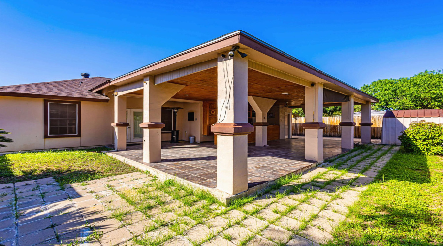 505 Acacia, Laredo, Texas 78045, 3 Bedrooms Bedrooms, 6 Rooms Rooms,2 BathroomsBathrooms,Residential,For Sale,505 Acacia,20262210