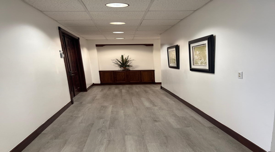 5601 San Dario Ave, Laredo, Texas 78041, 6 Rooms Rooms,3 BathroomsBathrooms,Commercial retail/office,For Rent,5601 San Dario Ave,20262214