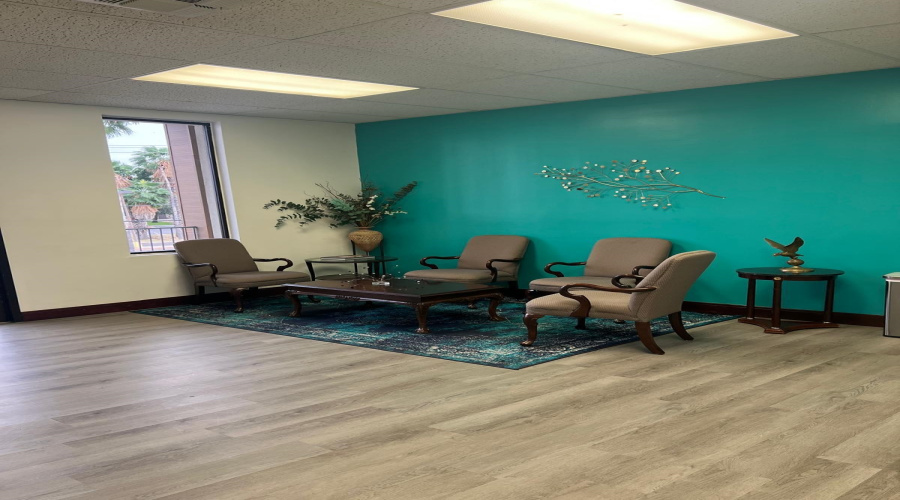 5601 San Dario Ave, Laredo, Texas 78041, 6 Rooms Rooms,3 BathroomsBathrooms,Commercial retail/office,For Rent,5601 San Dario Ave,20262214