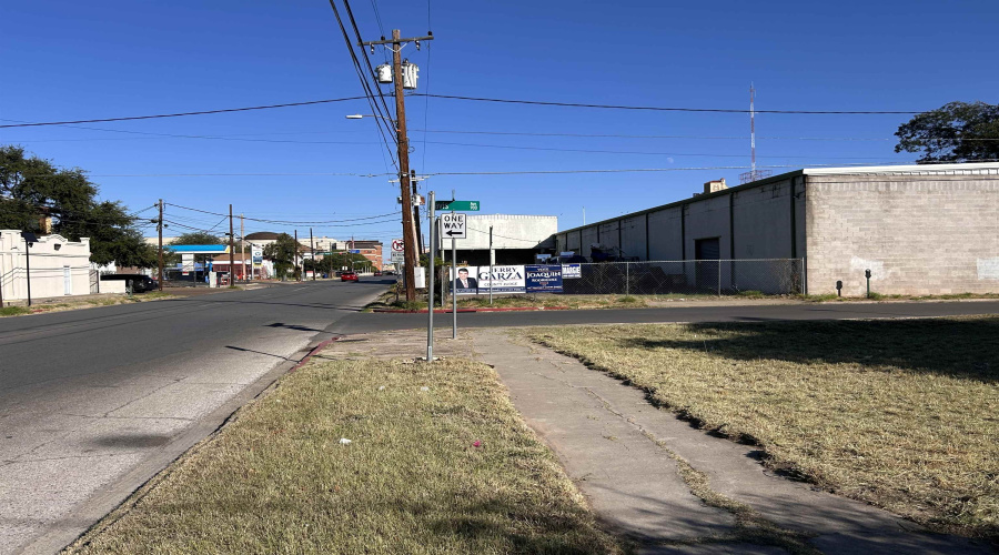 1601 Victoria St, LAREDO, Texas 78040, ,Land,For Sale,1601 Victoria St,20262216