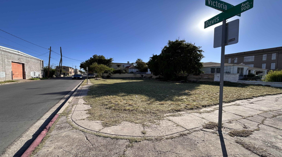 1601 Victoria St, LAREDO, Texas 78040, ,Land,For Sale,1601 Victoria St,20262216