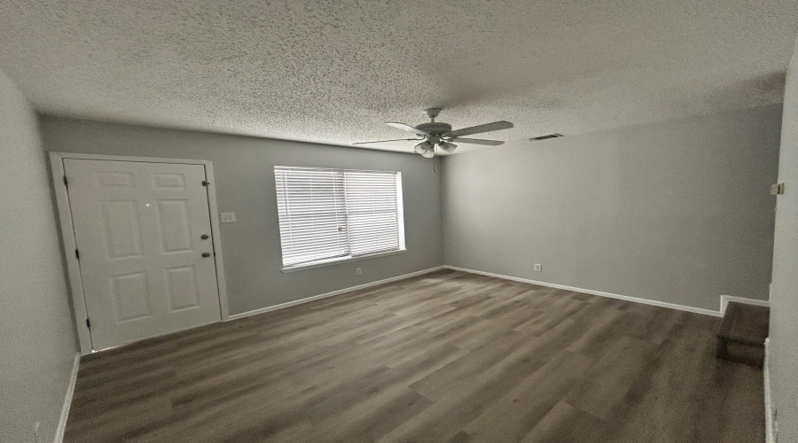 1005 Castle Heights Dr, Laredo, Texas 78041, 2 Bedrooms Bedrooms, 4 Rooms Rooms,1 BathroomBathrooms,Residential,For Sale,1005 Castle Heights Dr,20262211