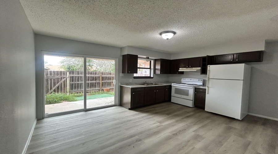1005 Castle Heights Dr, Laredo, Texas 78041, 2 Bedrooms Bedrooms, 4 Rooms Rooms,1 BathroomBathrooms,Residential,For Sale,1005 Castle Heights Dr,20262211