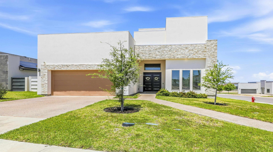 701 Ocio Dr., LAREDO, Texas 78045, 4 Bedrooms Bedrooms, 7 Rooms Rooms,4 BathroomsBathrooms,Residential,For Sale,701 Ocio Dr.,20262218