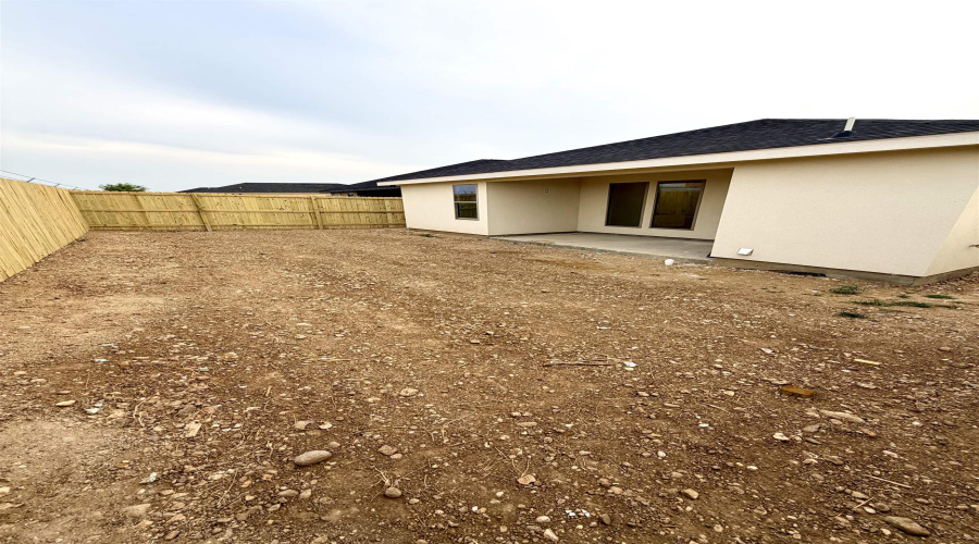 1437 El Caporal Dr., laredo, Texas 78046, 3 Bedrooms Bedrooms, 5 Rooms Rooms,2 BathroomsBathrooms,Residential,For Sale,1437 El Caporal Dr.,20262221