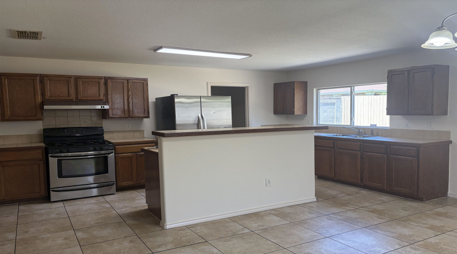 11141 Salado Dr, Laredo, Texas 78045, 3 Bedrooms Bedrooms, 7 Rooms Rooms,2 BathroomsBathrooms,Residential,For Rent,11141 Salado Dr,20262223