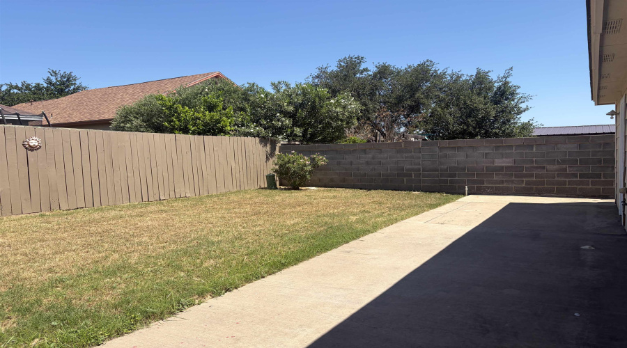 11141 Salado Dr, Laredo, Texas 78045, 3 Bedrooms Bedrooms, 7 Rooms Rooms,2 BathroomsBathrooms,Residential,For Rent,11141 Salado Dr,20262223