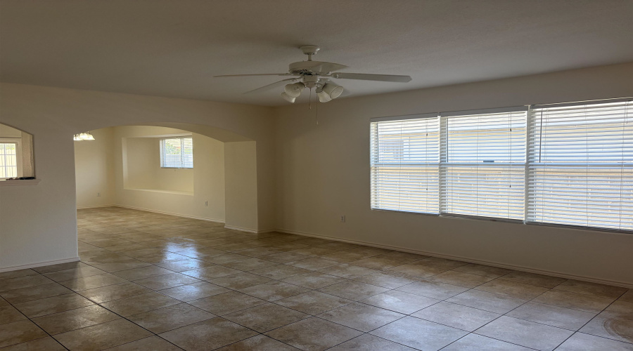 11141 Salado Dr, Laredo, Texas 78045, 3 Bedrooms Bedrooms, 7 Rooms Rooms,2 BathroomsBathrooms,Residential,For Rent,11141 Salado Dr,20262223