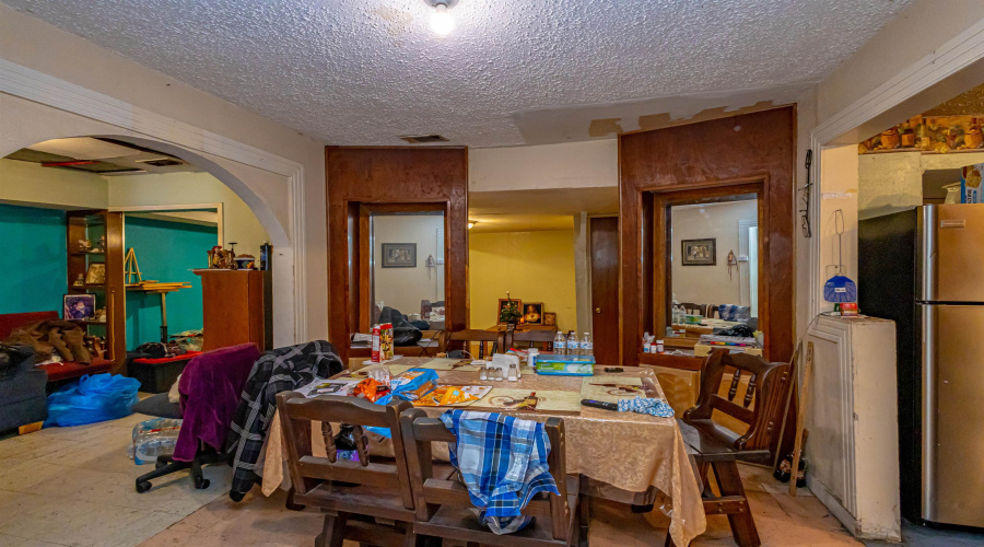 1801 San Bernardo Ave, LAREDO, Texas 78040, 6 Rooms Rooms,4 BathroomsBathrooms,Commercial retail/office,For Sale,1801 San Bernardo Ave,20262227