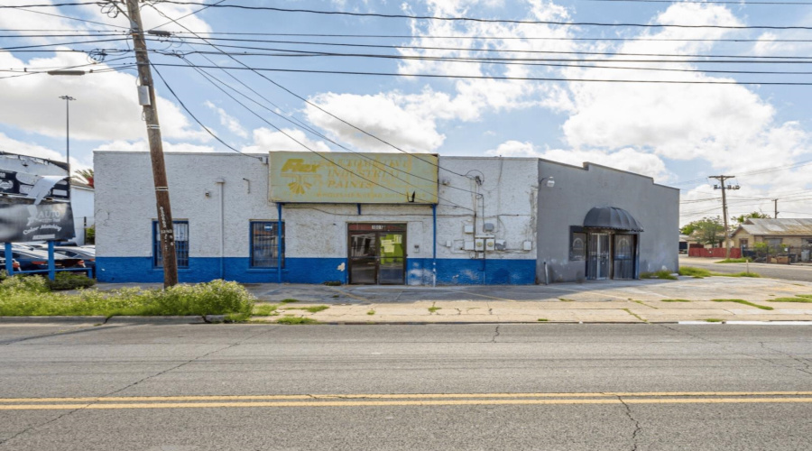 1801 San Bernardo Ave, LAREDO, Texas 78040, 6 Rooms Rooms,4 BathroomsBathrooms,Commercial retail/office,For Sale,1801 San Bernardo Ave,20262227
