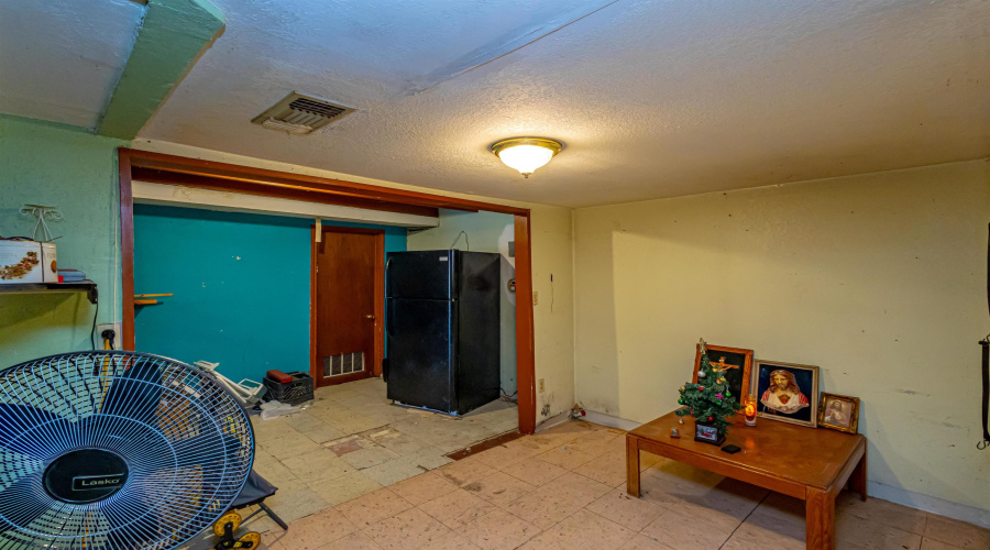 1801 San Bernardo Ave, LAREDO, Texas 78040, 6 Rooms Rooms,4 BathroomsBathrooms,Commercial retail/office,For Sale,1801 San Bernardo Ave,20262227