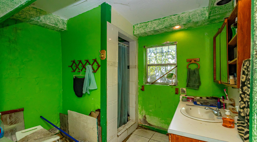 1801 San Bernardo Ave, LAREDO, Texas 78040, 6 Rooms Rooms,4 BathroomsBathrooms,Commercial retail/office,For Sale,1801 San Bernardo Ave,20262227