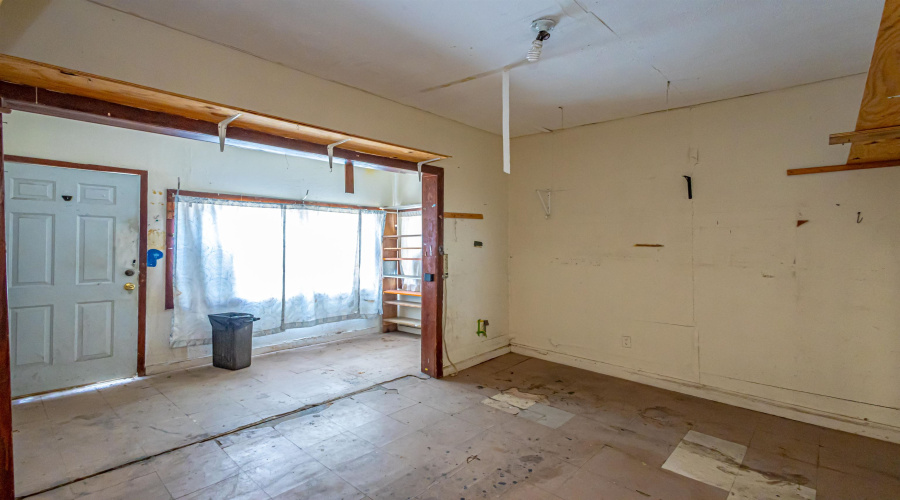 1801 San Bernardo Ave, LAREDO, Texas 78040, 6 Rooms Rooms,4 BathroomsBathrooms,Commercial retail/office,For Sale,1801 San Bernardo Ave,20262227