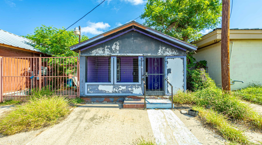 1801 San Bernardo Ave, LAREDO, Texas 78040, 6 Rooms Rooms,4 BathroomsBathrooms,Commercial retail/office,For Sale,1801 San Bernardo Ave,20262227