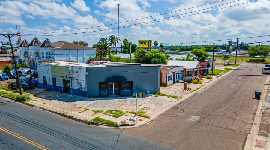 1801 San Bernardo Ave, LAREDO, Texas 78040, 6 Rooms Rooms,4 BathroomsBathrooms,Commercial retail/office,For Sale,1801 San Bernardo Ave,20262227