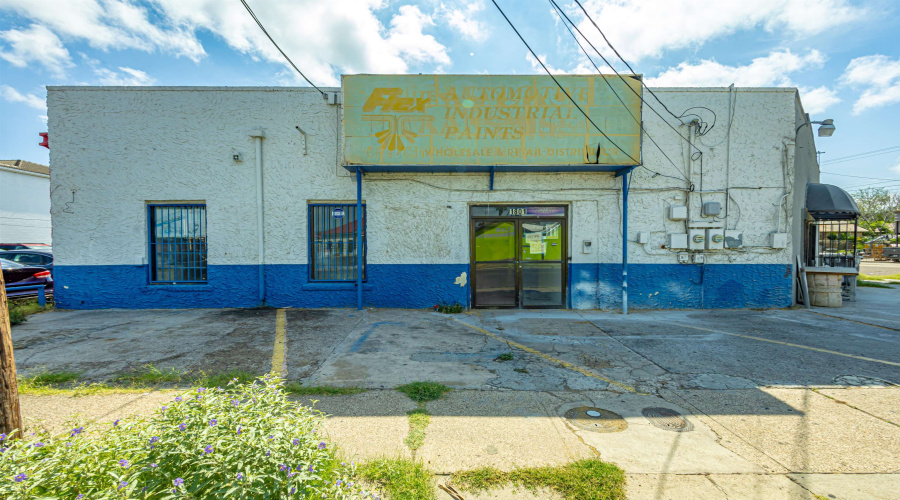 1801 San Bernardo Ave, LAREDO, Texas 78040, 6 Rooms Rooms,4 BathroomsBathrooms,Commercial retail/office,For Sale,1801 San Bernardo Ave,20262227