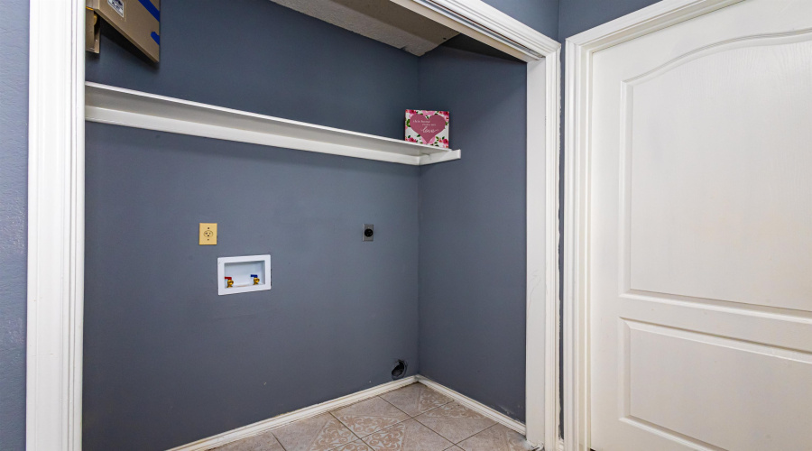344 Lily Ln, LAREDO, Texas 78046, 2 Bedrooms Bedrooms, 6 Rooms Rooms,2 BathroomsBathrooms,Residential,For Sale,344 Lily Ln,20262226
