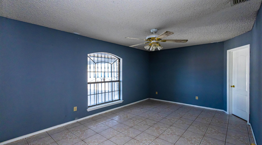 344 Lily Ln, LAREDO, Texas 78046, 2 Bedrooms Bedrooms, 6 Rooms Rooms,2 BathroomsBathrooms,Residential,For Sale,344 Lily Ln,20262226
