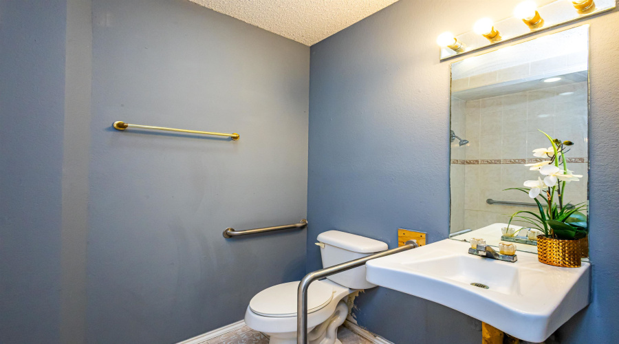 344 Lily Ln, LAREDO, Texas 78046, 2 Bedrooms Bedrooms, 6 Rooms Rooms,2 BathroomsBathrooms,Residential,For Sale,344 Lily Ln,20262226