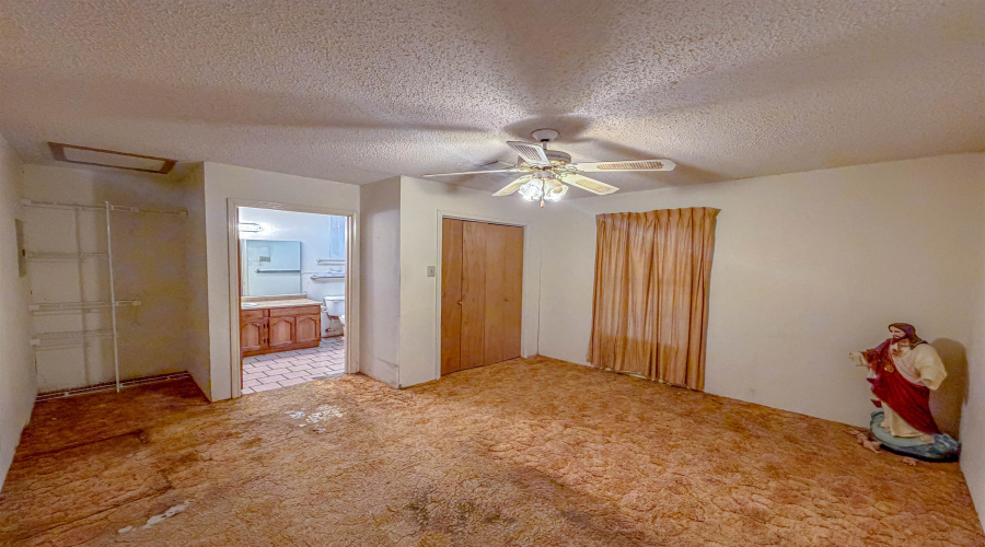 587 Garza Jones Ln., LAREDO, Texas 78045, 4 Bedrooms Bedrooms, 8 Rooms Rooms,3 BathroomsBathrooms,Residential,For Sale,587 Garza Jones Ln.,20262228