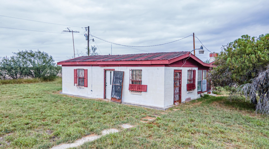 587 Garza Jones Ln., LAREDO, Texas 78045, 4 Bedrooms Bedrooms, 8 Rooms Rooms,3 BathroomsBathrooms,Residential,For Sale,587 Garza Jones Ln.,20262228