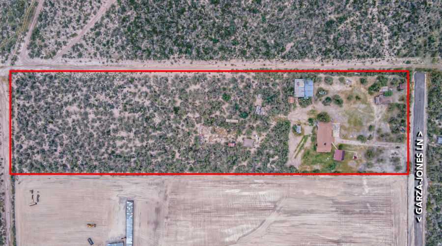 587 Garza Jones Ln., LAREDO, Texas 78045, 4 Bedrooms Bedrooms, 8 Rooms Rooms,3 BathroomsBathrooms,Residential,For Sale,587 Garza Jones Ln.,20262228