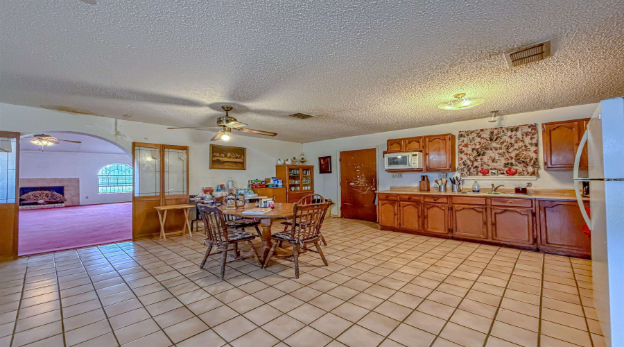 587 Garza Jones Ln., LAREDO, Texas 78045, 4 Bedrooms Bedrooms, 8 Rooms Rooms,3 BathroomsBathrooms,Residential,For Sale,587 Garza Jones Ln.,20262228