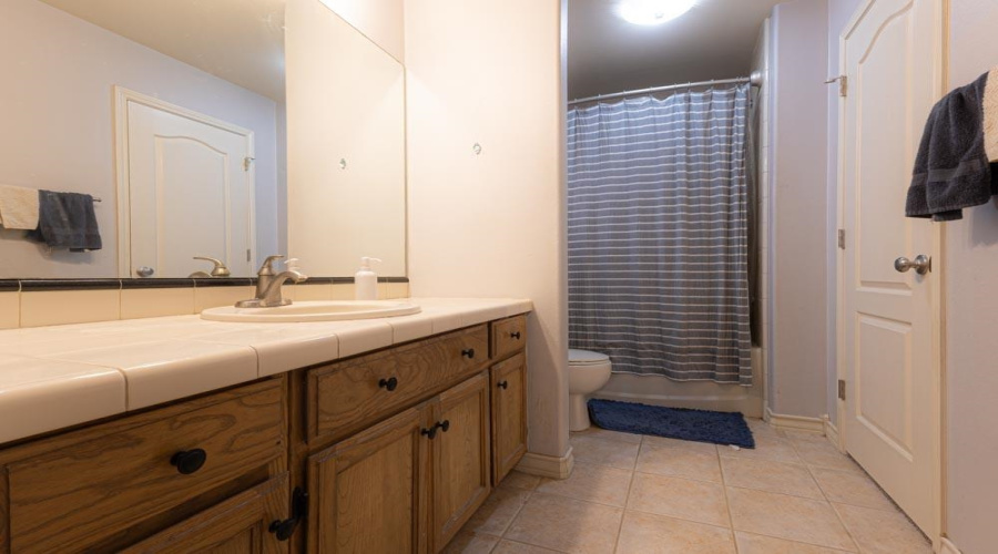 1520 Denmark Ln, Laredo, Texas 78045, 3 Bedrooms Bedrooms, 6 Rooms Rooms,2 BathroomsBathrooms,Residential,For Sale,1520 Denmark Ln,20262229