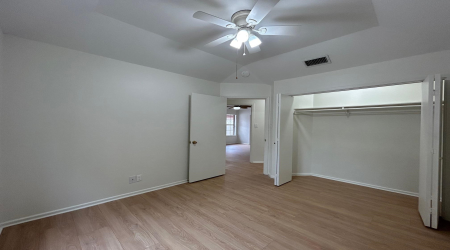 126 Knoll Ave, Laredo, Texas 78045, 3 Bedrooms Bedrooms, 5 Rooms Rooms,2 BathroomsBathrooms,Residential,For Rent,126 Knoll Ave,20262238