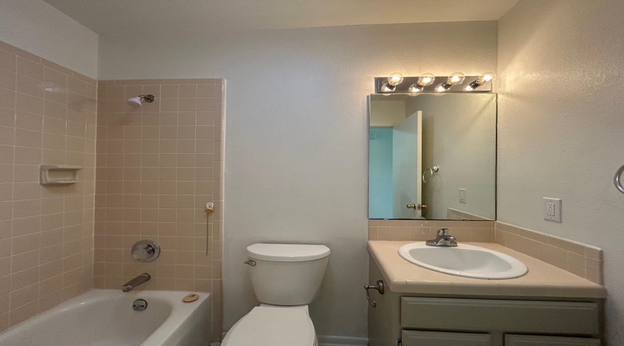 126 Knoll Ave, Laredo, Texas 78045, 3 Bedrooms Bedrooms, 5 Rooms Rooms,2 BathroomsBathrooms,Residential,For Rent,126 Knoll Ave,20262238