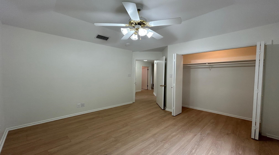 126 Knoll Ave, Laredo, Texas 78045, 3 Bedrooms Bedrooms, 5 Rooms Rooms,2 BathroomsBathrooms,Residential,For Rent,126 Knoll Ave,20262238