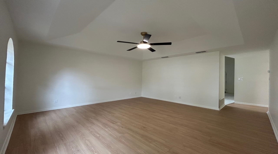 126 Knoll Ave, Laredo, Texas 78045, 3 Bedrooms Bedrooms, 5 Rooms Rooms,2 BathroomsBathrooms,Residential,For Rent,126 Knoll Ave,20262238