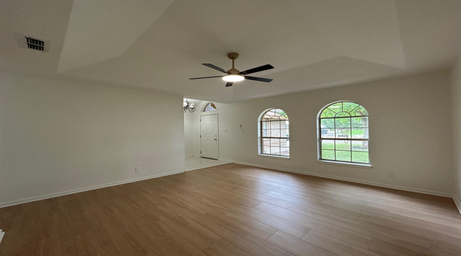 126 Knoll Ave, Laredo, Texas 78045, 3 Bedrooms Bedrooms, 5 Rooms Rooms,2 BathroomsBathrooms,Residential,For Rent,126 Knoll Ave,20262238