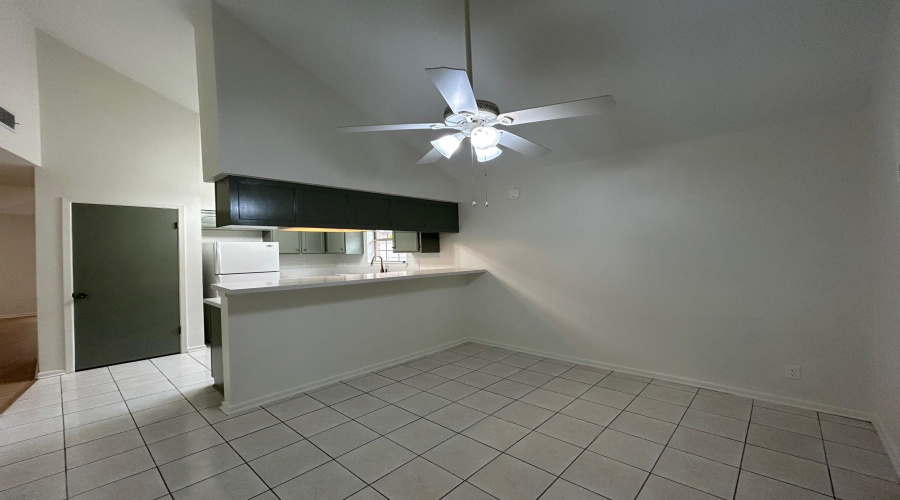 126 Knoll Ave, Laredo, Texas 78045, 3 Bedrooms Bedrooms, 5 Rooms Rooms,2 BathroomsBathrooms,Residential,For Rent,126 Knoll Ave,20262238