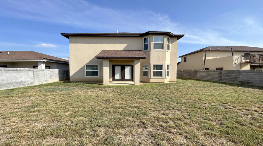 218 John Irving Dr., Laredo, Texas 78041, 3 Bedrooms Bedrooms, 6 Rooms Rooms,2 BathroomsBathrooms,Residential,For Rent,218 John Irving Dr.,20262239